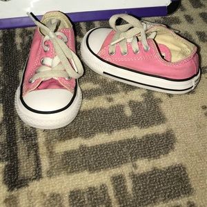 Pink converse size 4